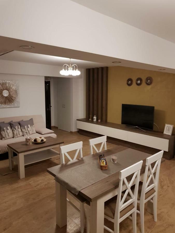 Apartament 2 Camere Ultracentral รึมนิคูวัลเจีย ภายนอก รูปภาพ