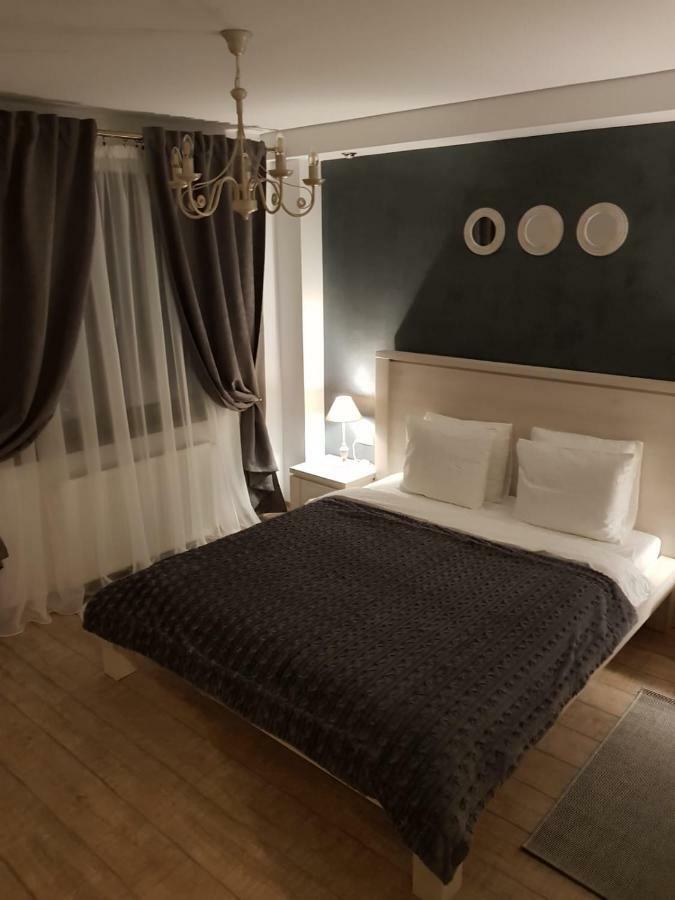 Apartament 2 Camere Ultracentral รึมนิคูวัลเจีย ภายนอก รูปภาพ