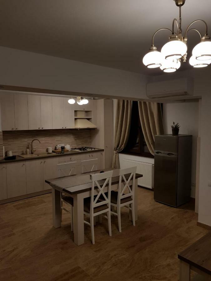 Apartament 2 Camere Ultracentral รึมนิคูวัลเจีย ภายนอก รูปภาพ