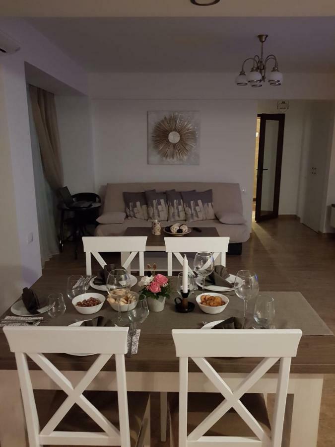 Apartament 2 Camere Ultracentral รึมนิคูวัลเจีย ภายนอก รูปภาพ
