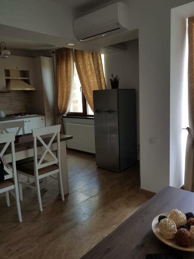 Apartament 2 Camere Ultracentral รึมนิคูวัลเจีย ภายนอก รูปภาพ