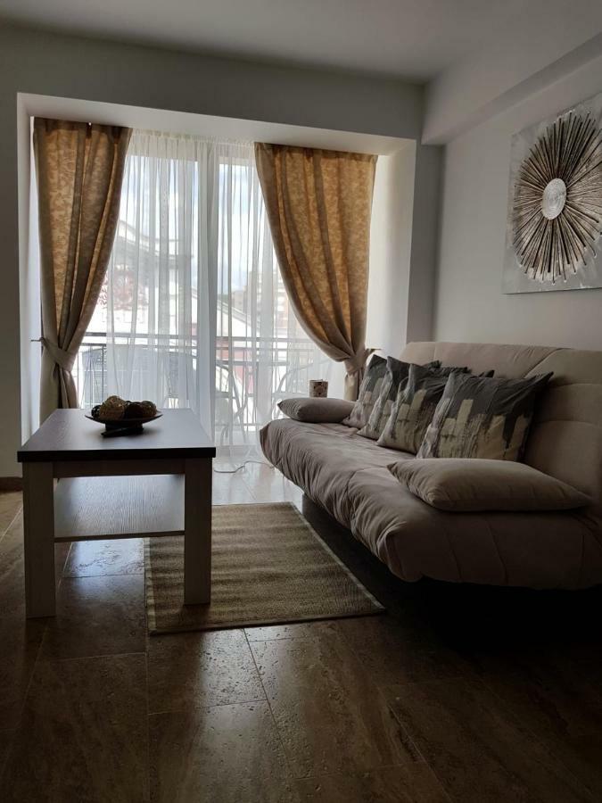 Apartament 2 Camere Ultracentral รึมนิคูวัลเจีย ภายนอก รูปภาพ