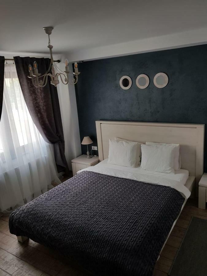 Apartament 2 Camere Ultracentral รึมนิคูวัลเจีย ภายนอก รูปภาพ