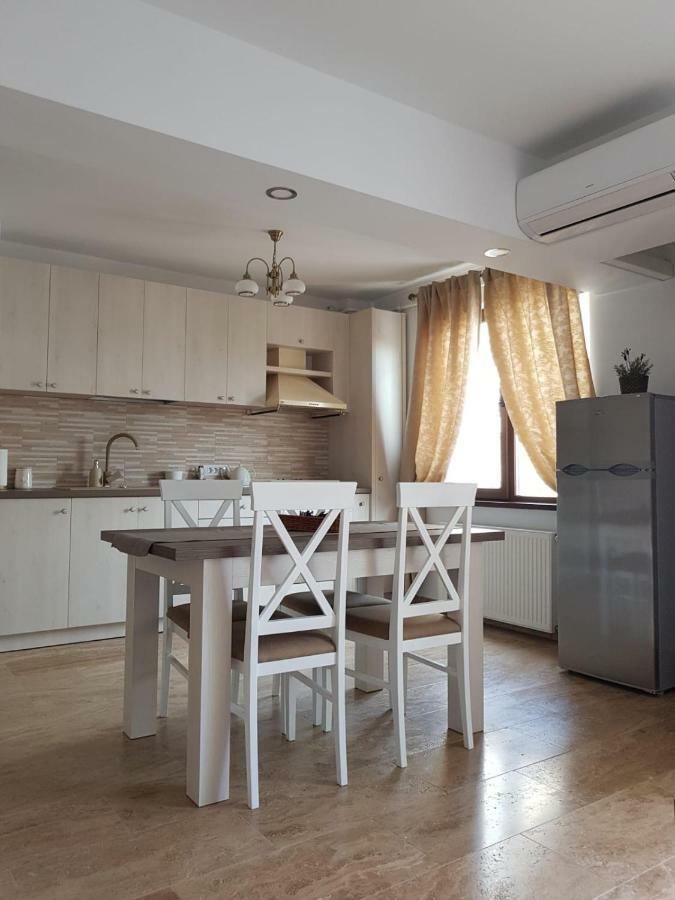 Apartament 2 Camere Ultracentral รึมนิคูวัลเจีย ภายนอก รูปภาพ